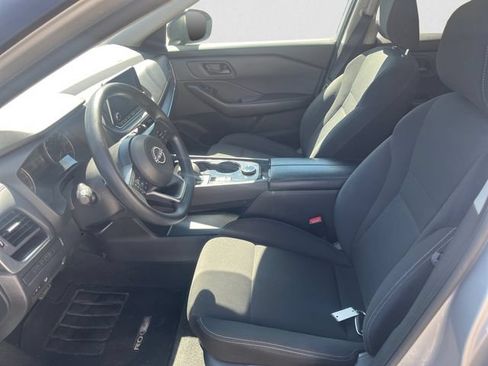 Used 2024 Nissan Rogue S AWD/4WD image 9
