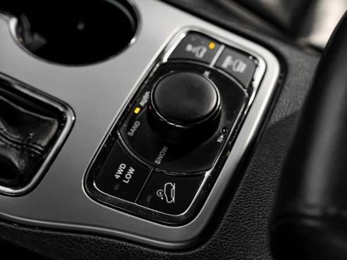Used 2020 Jeep Grand Cherokee High Altitude AWD/4WD image 24