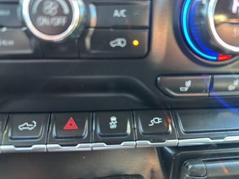 Used 2021 Chevrolet Silverado 1500 LT Trail Boss w/ Convenience Package II image 24