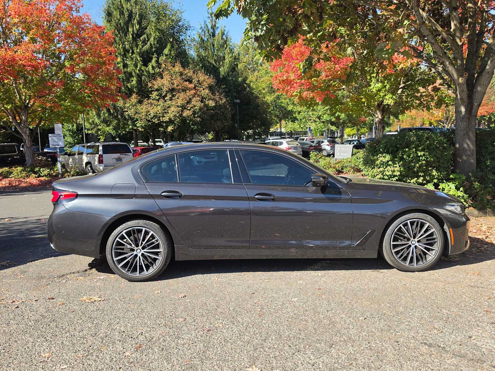 Used 2021 BMW 540i xDrive w/ M Sport Package AWD/4WD image 2