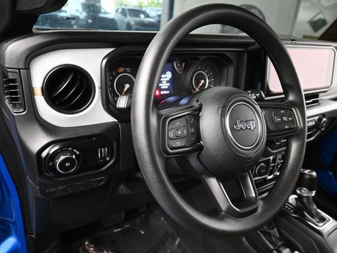 Used 2024 Jeep Wrangler Unlimited Sport AWD/4WD image 15
