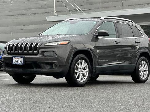 Used 2015 Jeep Cherokee Latitude w/ Comfort/Convenience Group image 7