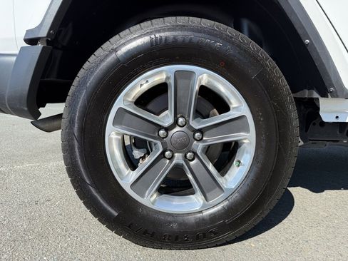 Used 2023 Jeep Wrangler Sahara image 16