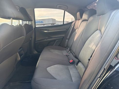 Used 2018 Toyota Camry LE image 21