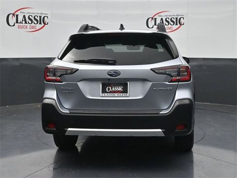 Used 2023 Subaru Outback Limited image 8