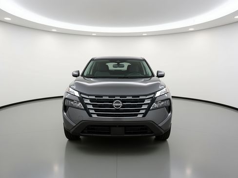 Used 2025 Nissan Rogue SV image 2