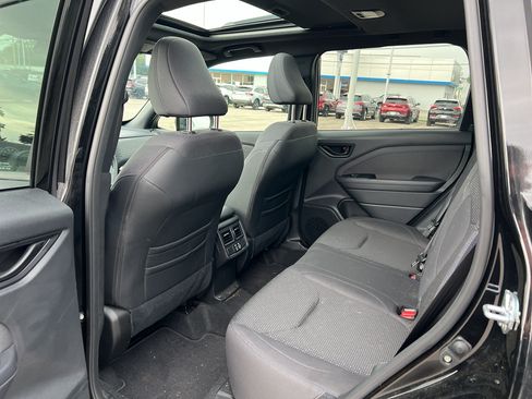 Used 2025 Subaru Forester Premium AWD/4WD image 10
