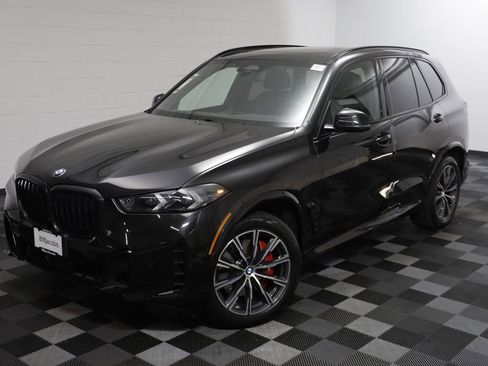 Certified 2025 BMW X5 xDrive40i w/ M Sport Package AWD/4WD image 2