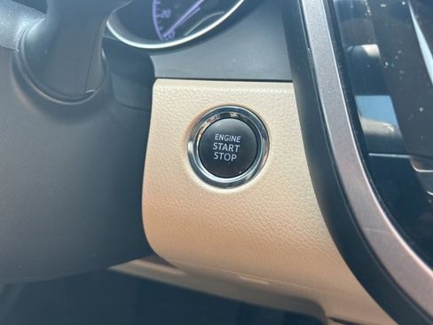 Used 2021 Toyota Camry XLE image 23