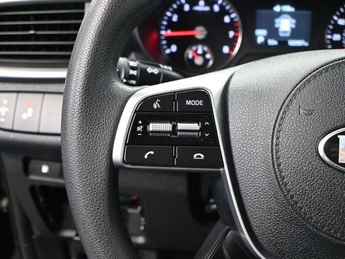 Used 2019 Kia Sorento AWD V6 image 24