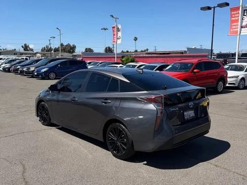 Used 2016 Toyota Prius Three image 5