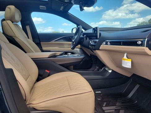 New 2026 Cadillac Lyriq Signature Luxury w/ Nappa Leather Package RWD image 21