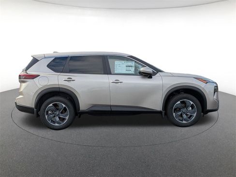 New 2026 Nissan Rogue SV image 4