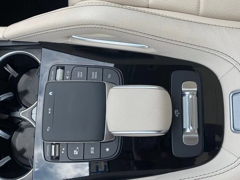 Used 2024 Mercedes-Benz GLS 450 4MATIC image 18