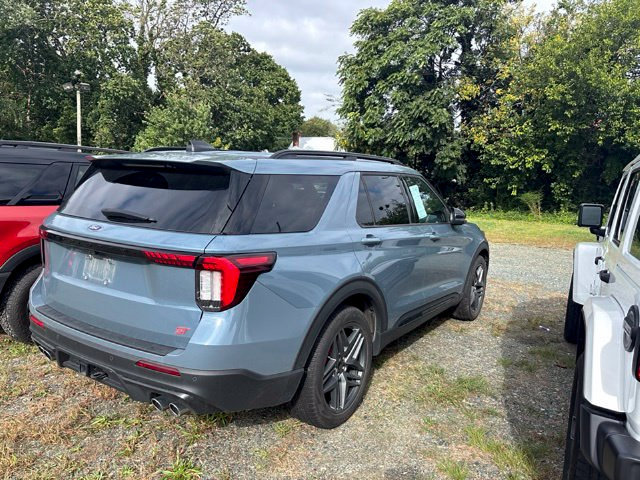Used 2025 Ford Explorer ST AWD/4WD image 9