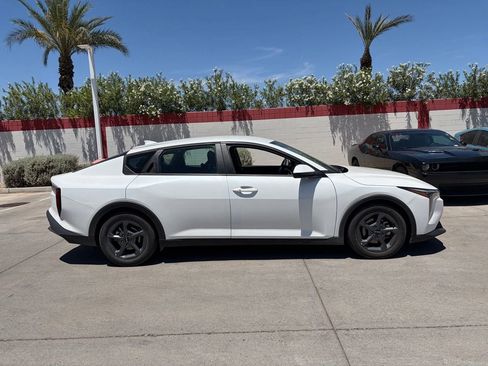 Used 2025 Kia K4 FWD image 3