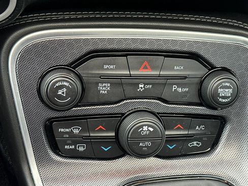 Used 2016 Dodge Challenger R/T Scat Pack w/ Leather Interior Group image 22