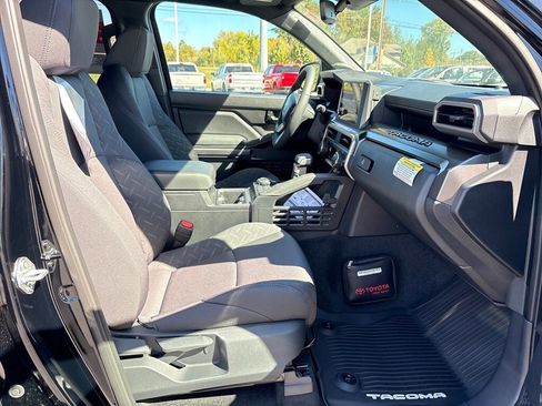 New 2025 Toyota Tacoma SR5 image 6