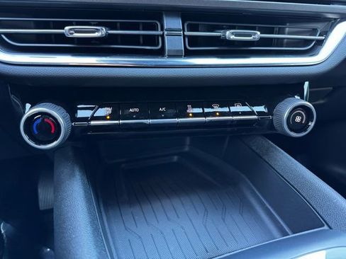 New 2026 Chevrolet Equinox EV LT image 10