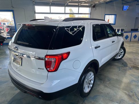 Used 2016 Ford Explorer 4WD image 3
