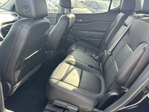 Used 2021 GMC Acadia SLT w/ Elevation Edition image 11