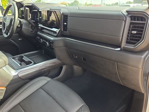 Used 2025 Chevrolet Silverado 3500 LTZ w/ LTZ Texas Edition AWD/4WD image 33