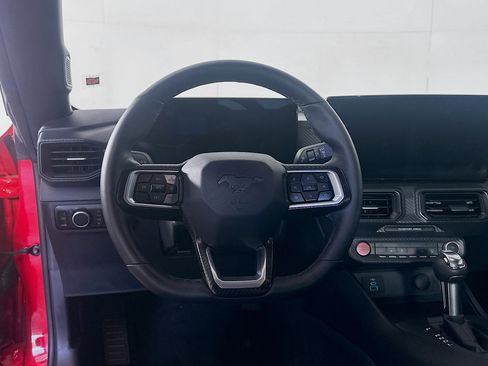 Used 2025 Ford Mustang Coupe RWD image 18