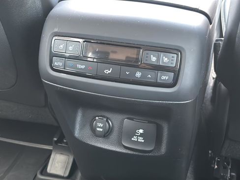 Used 2024 Hyundai Palisade SEL FWD image 38