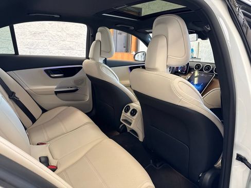 Used 2023 Mercedes-Benz C 300 4MATIC Sedan image 38