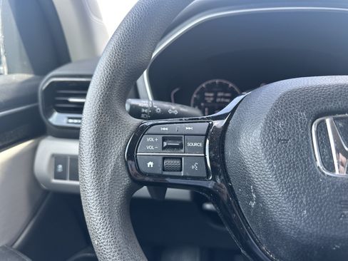 Used 2023 Honda Pilot LX image 20