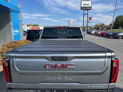 Used 2024 GMC Sierra 2500 Denali w/ Technology Package image 8