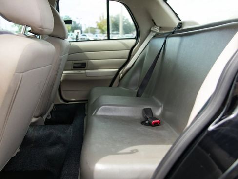 Used 2011 Ford Crown Victoria Police Interceptor RWD image 23