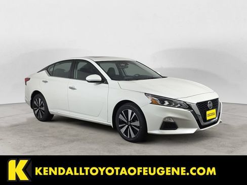 Used 2022 Nissan Altima 2.5 SV w/ SV Premium Package AWD/4WD image 3
