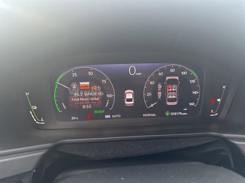 Used 2023 Honda Accord Touring image 15