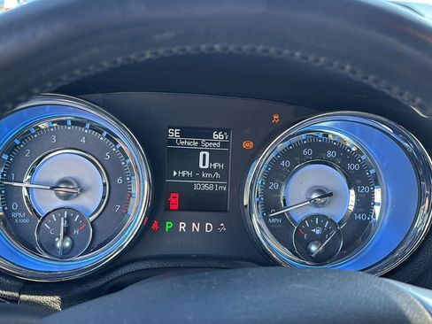 Used 2011 Chrysler 300 Limited image 16