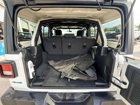 Used 2023 Jeep Wrangler Unlimited w/ Cold Weather Group AWD/4WD image 30