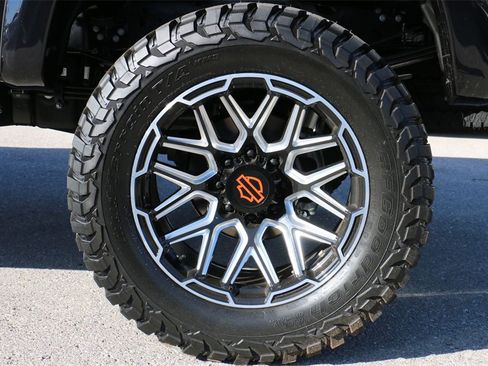 New 2026 Ford F250 Lariat w/ Black Appearance Package image 8