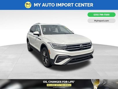 Used 2023 Volkswagen Tiguan SE w/ Panoramic Sunroof Package