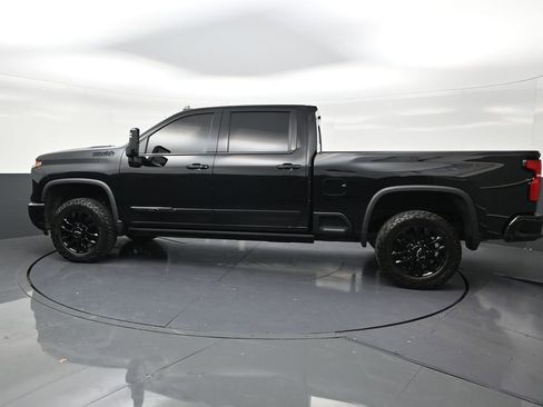 Used 2025 Chevrolet Silverado 2500 High Country w/ High Country Premium Package AWD/4WD image 2