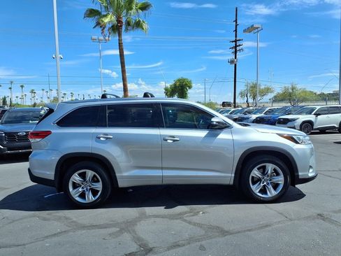 Used 2019 Toyota Highlander Limited AWD/4WD image 10