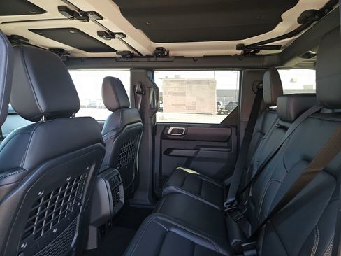 New 2025 Ford Bronco Badlands image 19