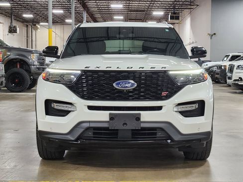Used 2022 Ford Explorer ST w/ Equipment Group 401A AWD/4WD image 2