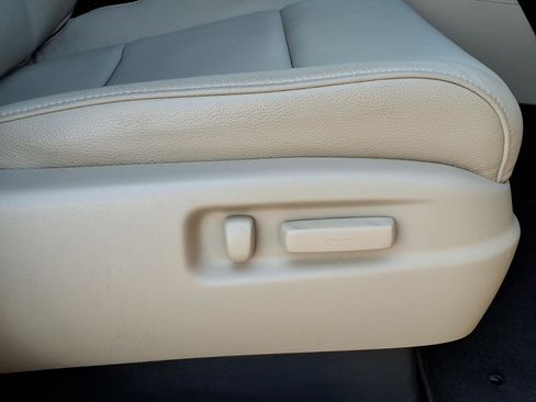 Used 2013 Honda Pilot Touring image 12
