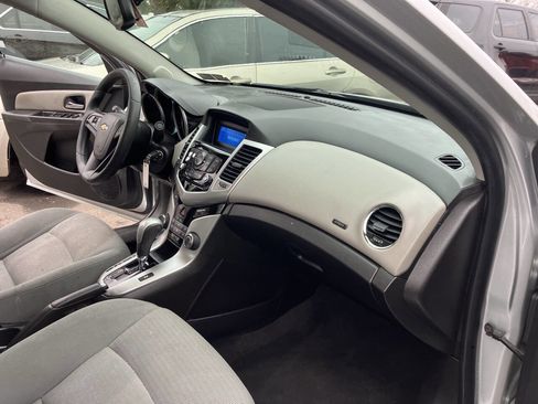 Used 2015 Chevrolet Cruze LT image 23