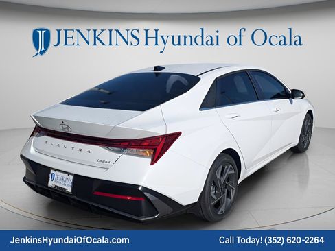 New 2026 Hyundai Elantra Limited FWD image 3