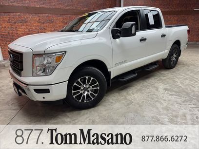 Used 2024 Nissan Titan SV w/ SV Convenience Package