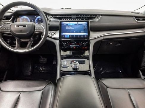 Used 2023 Jeep Grand Cherokee Limited AWD/4WD image 26