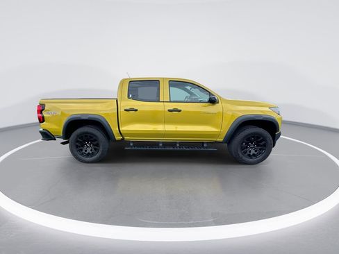 Used 2023 Chevrolet Colorado Trail Boss w/ Technology Package AWD/4WD image 9
