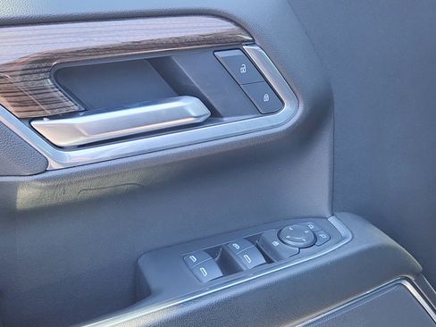 Used 2025 Chevrolet Silverado 1500 LT AWD/4WD image 7