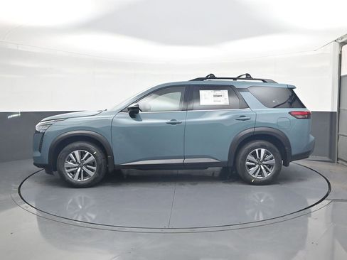 New 2026 Nissan Pathfinder SL AWD/4WD image 4